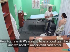 Ερασιτέχνης, Πίπα, Γιατρός, Σε στάση σκύλου στα τέσσερα, Γλείψιμο, Γραφείο, Μουνί, Στολή