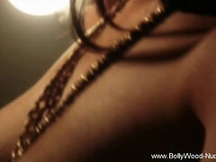 Inamorata's naked trailer