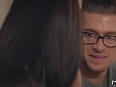 Anilíngua, Peitos grandes, Boquete, Morena, Pau, Punheta, Escritório, Piercing