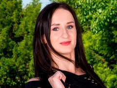 Anál, Kuřba, Brunetka, Na psíka, Prirodzené prsia, Vyholené, Teenka, Hračky