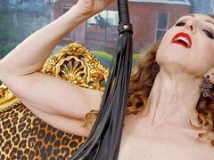 Amatööri, Iso perse, Ruskeahiuksinen, Vibraattori, Itsetyydytys, Vanhempi, Soolo, Strippaus