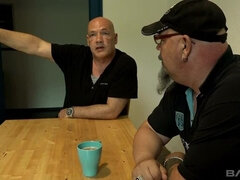 Anaal, Bruinharig, Sperma shot, Europees, Sperma in gezicht, Doordringend, Tatoeage, Trio