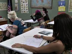 Kotě, Velké kozy, Latinské, Lesbické, Výprask, Milf žcbp, Kozičky