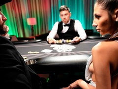 Avsugning, Brunett, Hårig, Handjobb, Hardcore, Kysser, Rakad, Tonåring