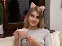 Cul, Mignonne, Doigter, Seins naturels, Rasée, Solo, Adolescente, Nénés