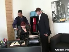 Femme couguar, Masturbation, Mature, Mère que j'aimerais baiser, Maman, Rousse roux, Belle mère, Jarretelles
