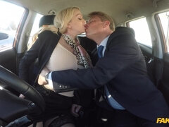 Juggy whore Amber Jayne fucks for driving license