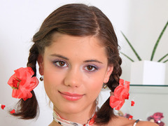 Gesztenyebarna, Gyengéd kefélés, Tini