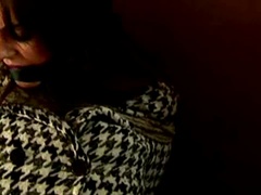 Σαδομαζοχιστικό, Μελαχροινή, Ντυμένη, Θηλυκός, Χασκογελώντας, Δεμένη