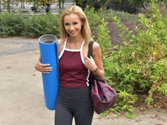 Arsch, Blasen, Hundestellung, Handjob, Küssen, Lecken, Muschi, Jungendliche (18+)