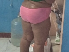 Amador amadora, Mulher linda e grande, Calcinha, Solo chão