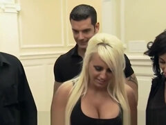 Blondýna, Brunetka, Klasika, Roztomilá, Dávení penisem, Pička, Swingers, Kozičky