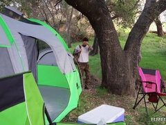 Babe, Store bryster, Lækker, Ærehul, Imellem racer, Udendørs, Trekant, Bryster