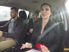 Amatorka, Duże cycki, Obciąganie, Samochód, Styl na pieska, Obciąganie, Masturbacja, Na wolnym powietrzu