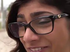 MIA KHALIFA - Hilarious & Rare BTS Footage Featuring Arab Superstar