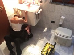 Amatör, Badrum, Par, Hemmafru, Italiensk, Milf, Kjol, Stockings