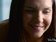 Store pupper, Brunette, Barmfager, Hunn, Onani, Milf, Naturlige bryster, Orgasme