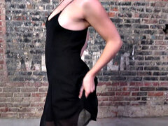 18, Blondína, Kuřba, Hlboký orál, Šaty, Honění, Bradavky, Z pohľadu účastníka