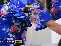 Sexy cougar Keiran Lee tricks Robbin Banx to nail her