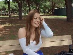 Store pupper, Brunette, Bakfra, Europeisk, Utendørs, Fitte, Russer, Tattovering