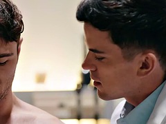 Patient with lower stud without a condom doctor after examination