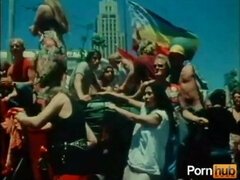 Cumizás, Ondó fröcskölés, Arcra élvezés, Kőkemény, Csókolózás, Tini, Régebbi évjáratú pornó