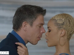 美女, 黒人, ブロンド, フェラチオ, なめる, オマンコ, 馬乗り, オッパイの