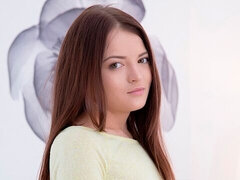 Hatalmas hátsó, Monumentális dákó, Cumizás, Kutya póz, Hajlékony, Természetes mellek, Tini, Begyek