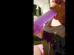black attempt not to get caught Deepthroat and Dildo drill in Car