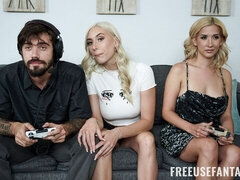 Hatalmas hátsó, Monumentális dákó, Szőke, Cumizás, Kutya póz, Konyha, Vékony, Tini