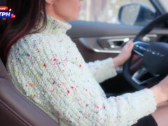 Grosse bite, Sucer une bite, Voiture, Couple, Gorge profonde, Conversation vulgaire, Petite femme, Nénés