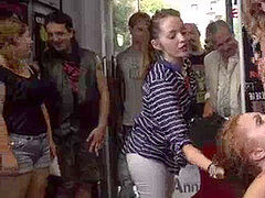 Bondáž, Dominace, Skupina, Ponížení, Venku, Na veřejnosti, Španělské, Voyeur