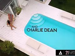 Kuřba, Brunetka, Striekanie semena, Na psíka, Erotika, Prstovanie, Výprask, Kozičky