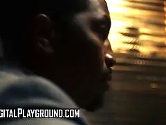 Stor kuk, Stora tuttar, Avsugning, Klitoris, Långt ner i halsen, Grovt språk, Doggystyle, Monster