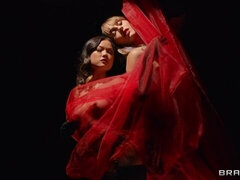 Amatőr, Hatalmas hátsó, Monumentális dákó, Tekintélyes didik, Cumizás, Kutya póz, Kőkemény, Hármas