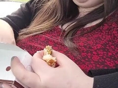 Testes gyönyörű hölgy, Angol