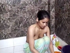 Hot Indian bhabhi Babykajoldesi gets down and dirty in a step family scene