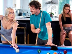 Grote kont, Grote lul, Grote mammen, Hondjeshouding, 1 man 2 vrouwen, Klein, Mager, Tiener