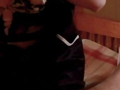 18 ans, Amateur, Gros seins, Sucer une bite, Tir de sperme, Branlette thaïlandaise, Adolescente, Uniforme
