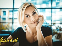 Stor kuk, Blondin, Avsugning, Creampie, Klackar, Mogen, Rider, Stockings