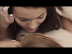 Braunhaarige, Küssen, Lesbisch, Natürlich, Nippel, Höschen, Muschi, Ablutschen