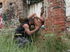 Braunhaarige, Bekleidet, Spermaladung, Nackt, Im freien, Pissen, Rau, Dusche