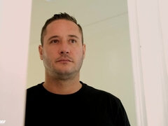 Brunetka, Hlboký orál, Péro, Na tvár, Fetiš nôh, Prírodné, Pička, Kozičky