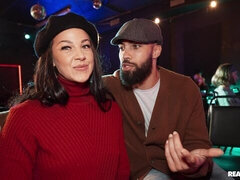 Μεγάλος κώλος, Μεγάλος πούτσος, Πίπα, Μελαχροινή, Σε στάση σκύλου στα τέσσερα