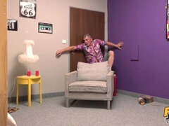 Meia nove, Traseiro, Banheiro, Boquete, Facial, Mulheres homem, Sexo grupal a três, Trem