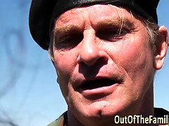 Amatör, Rumpa, Stora tuttar, Avsugning, Ebenholts, Ansiktsbehandling, Onani, Naturliga tuttar