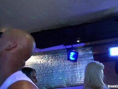 Tetas grandes, Botas, Vestidas, Bailar, Grupo, Orgía, Bragas, Chupando