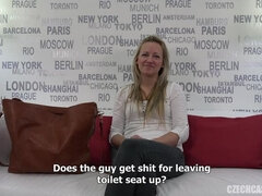 Blondine, Pik sutte, Tjekke, Hårdt, Olie, Orgasme, Barberet, Sprøjter