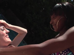 Gros seins, Noire, Noir ébène, Doigter, Embrassement, Lesbienne, Léchez, Chatte