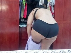 Stunning Colombian nursing babe Katrina4deluxe shows off her perfect ass